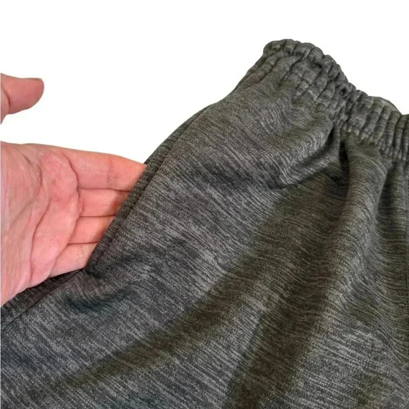 Colosseum Wisconsin Badgers NCAA Youth Medium Gray Stretch Waist Sweatpants - Picture 4 of 7